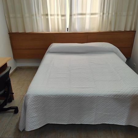 Hostal Jose Luis Брунете Экстерьер фото