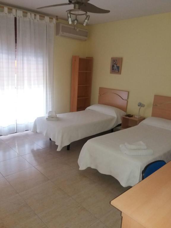 Hostal Jose Luis Брунете Экстерьер фото