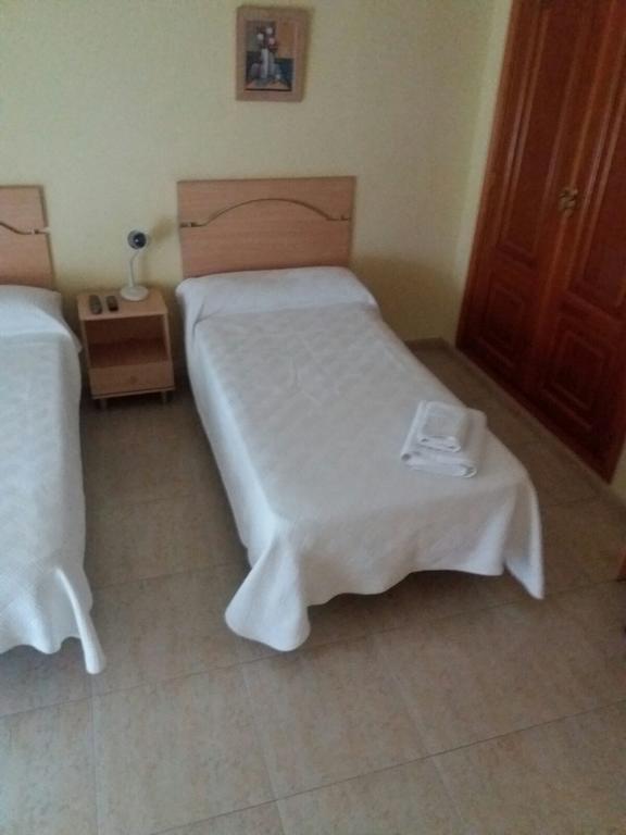 Hostal Jose Luis Брунете Экстерьер фото