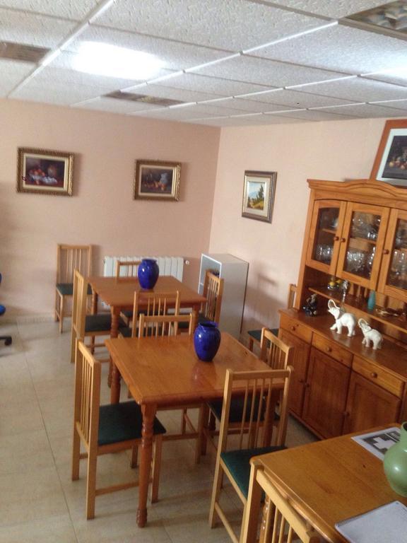 Hostal Jose Luis Брунете Экстерьер фото