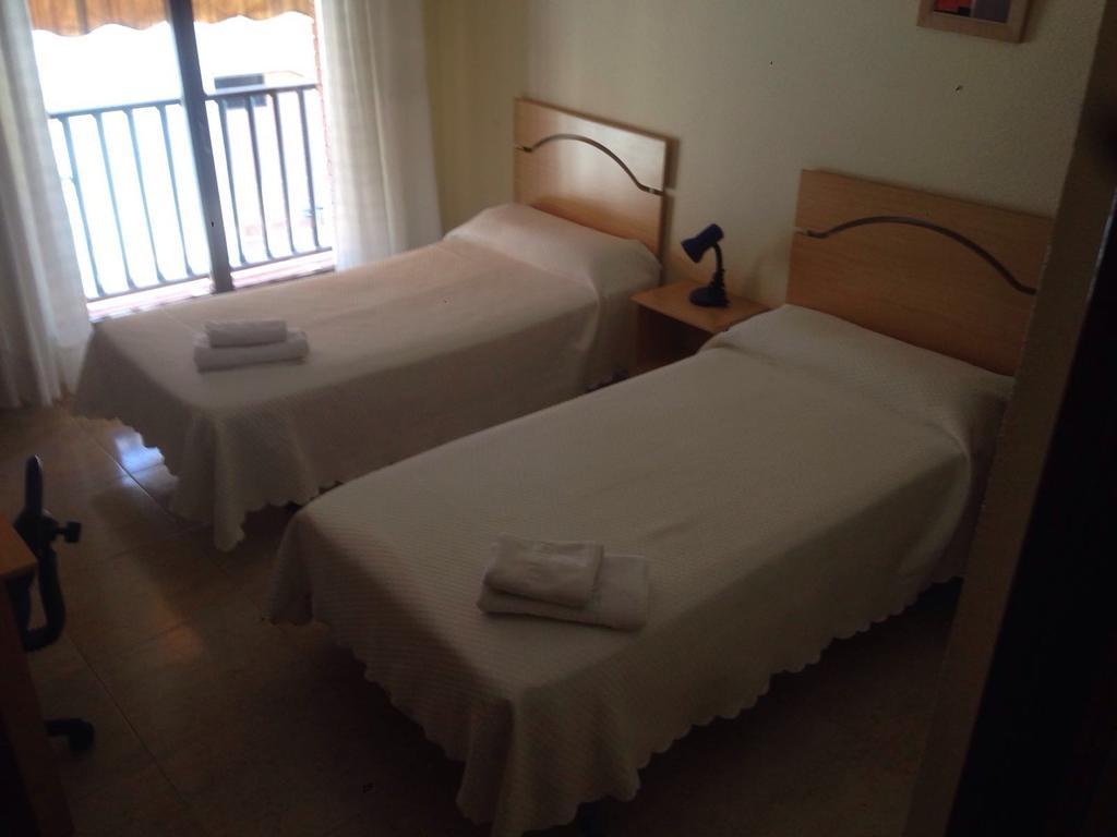 Hostal Jose Luis Брунете Экстерьер фото